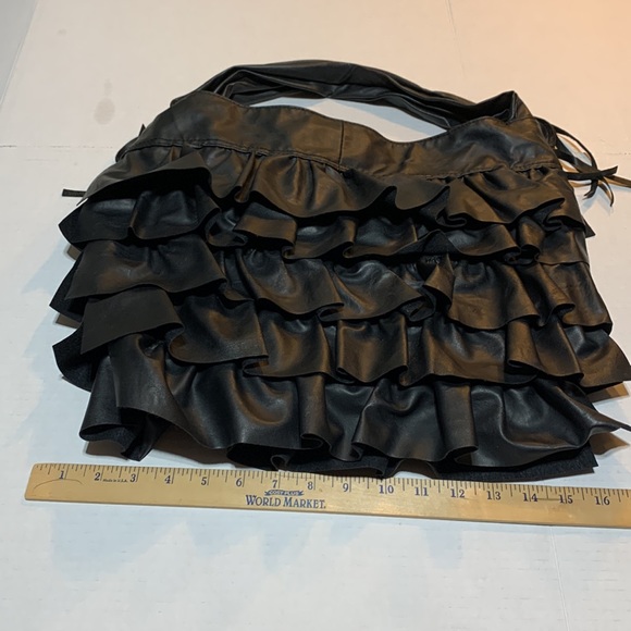 Bueno black faux leather ruffled tier shoulder bag - Picture 3 of 8